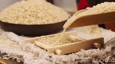 4k五谷杂粮有机糙米粗粮视频的预览图